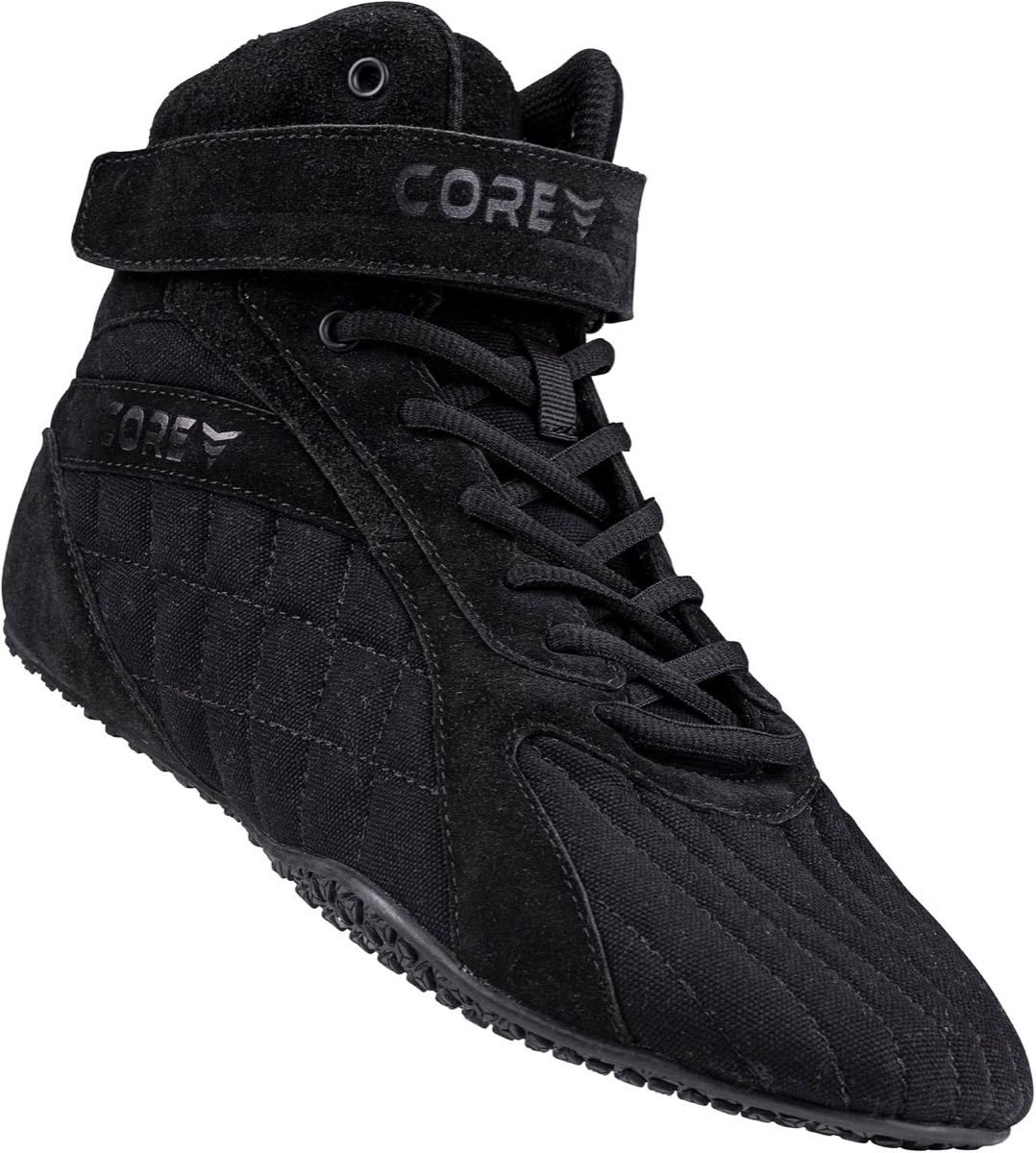 Un par de zapatos de entrenamiento en el suelo