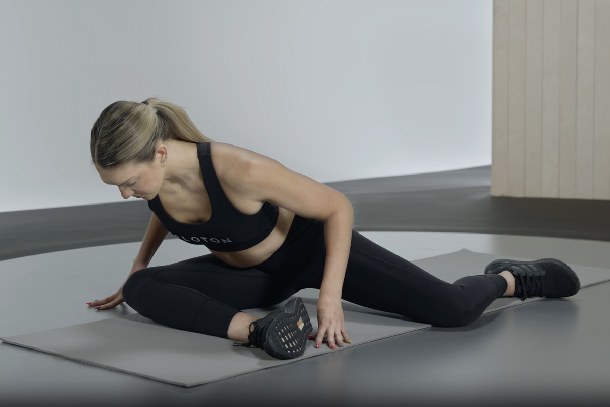 90/90 hip sit on a mat